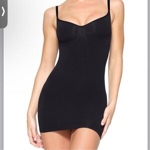 SKIMS Seamless Sculpt Slip Dress (M) New in Box